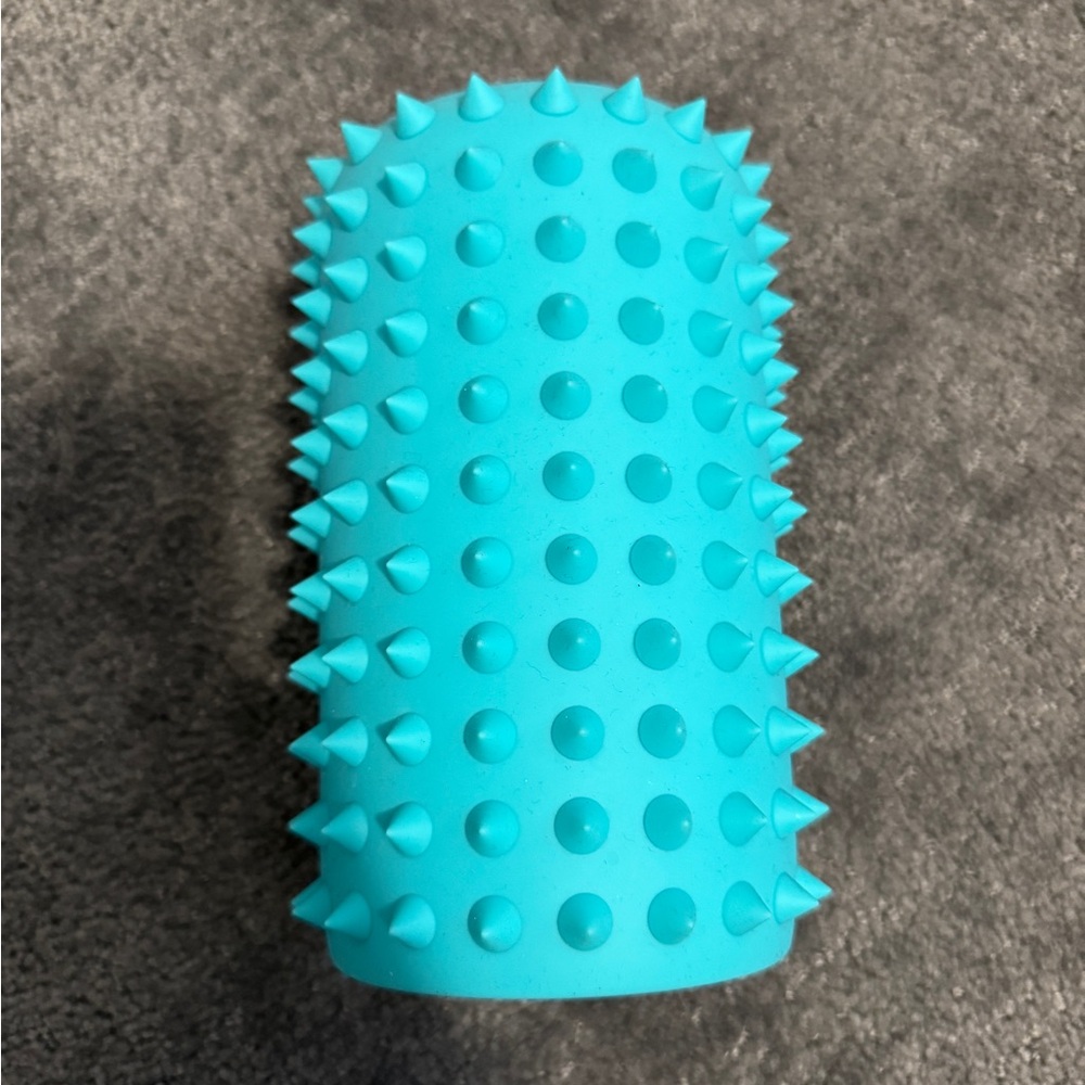 bkr Turquoise Spiked Water Bottle Sleeve 1L big